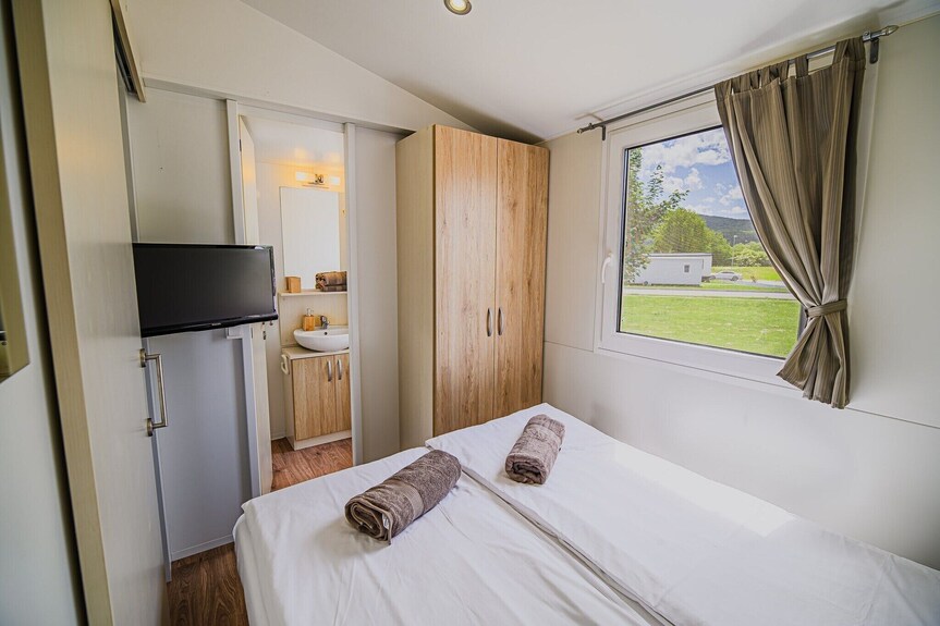 One Bedroom Mobile Home With Lake View (Owner 4) - Jesenice