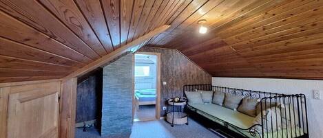 1 bedroom, internet, bed sheets