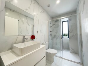 Hårtørrer, håndklæder