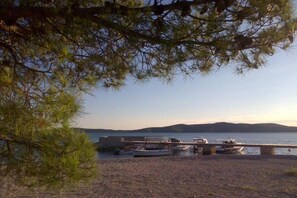 Beach nearby - One Bedroom Apartment (A2) (Brodarica)