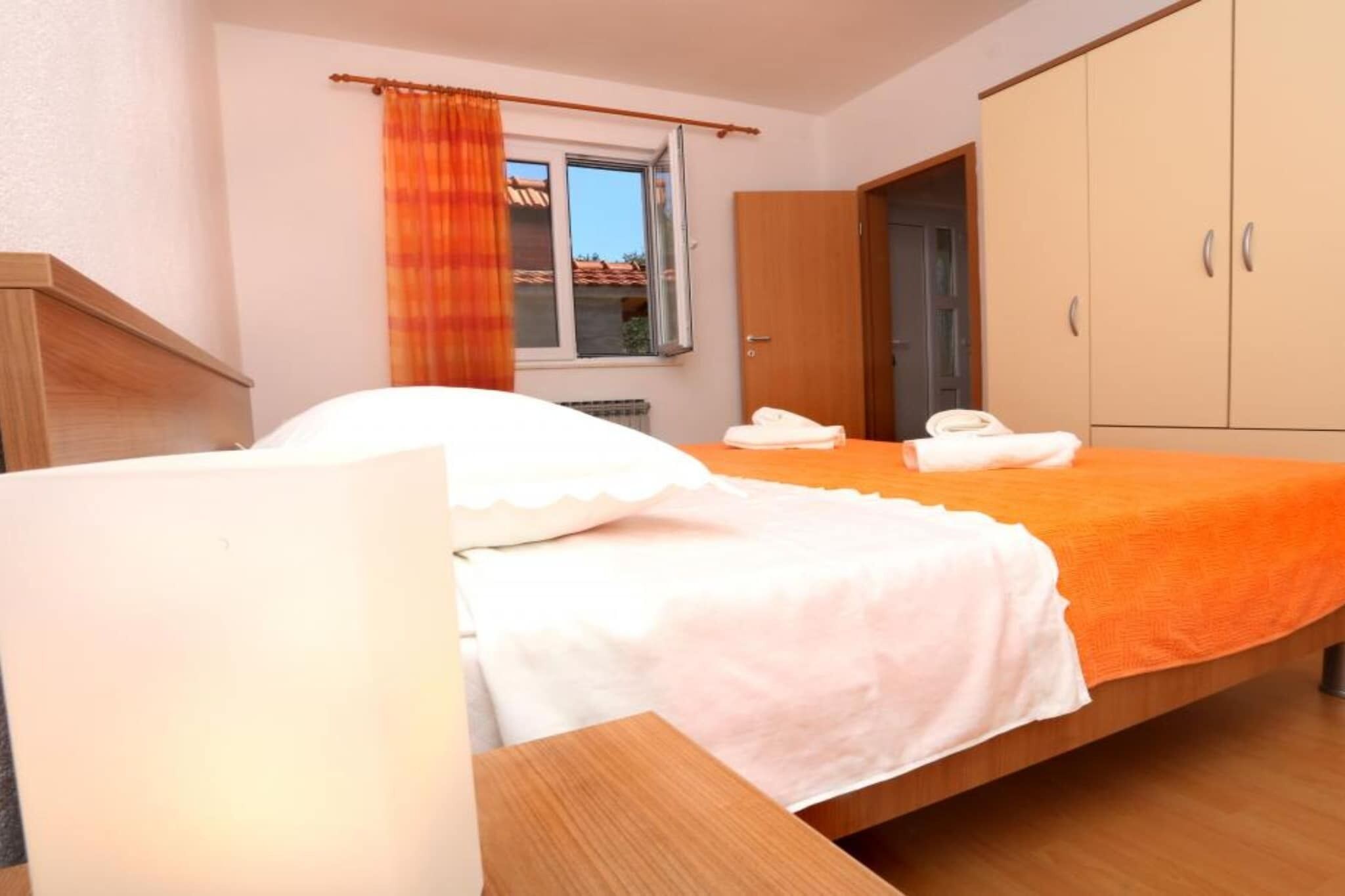 1 bedroom, travel cot, free WiFi