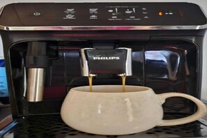 Kaffee und/oder Kaffeemaschine