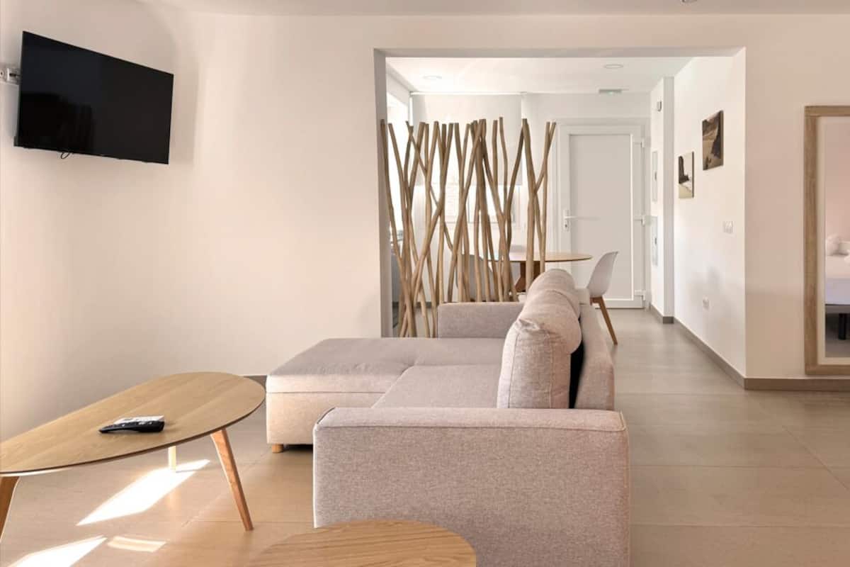 Deluxe Apartment, Pool View | Living area