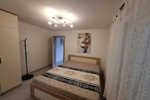 1 bedroom, iron/ironing board, free WiFi