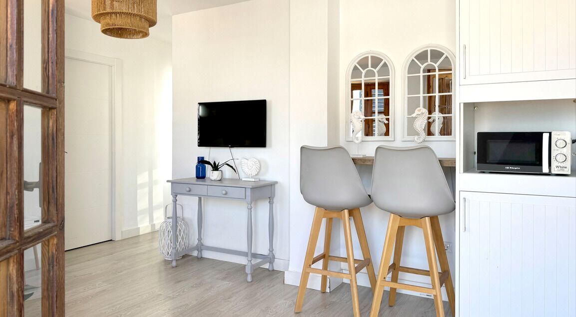 Deluxe Apartment, Sea View | Living area