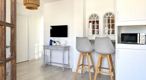 Deluxe-Apartment, Meerblick | Wohnbereich