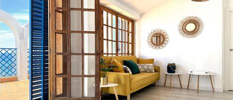 Deluxe Apartment, Sea View | Living area