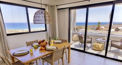 The Grand Horizon Loft @ New Seaside Villa w/Infinity Pool & Jacuzzi