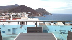 Apartemen Deluks, pemandangan laut | Teras/patio