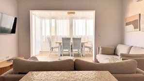 Family Apartment, Sea View | Living area