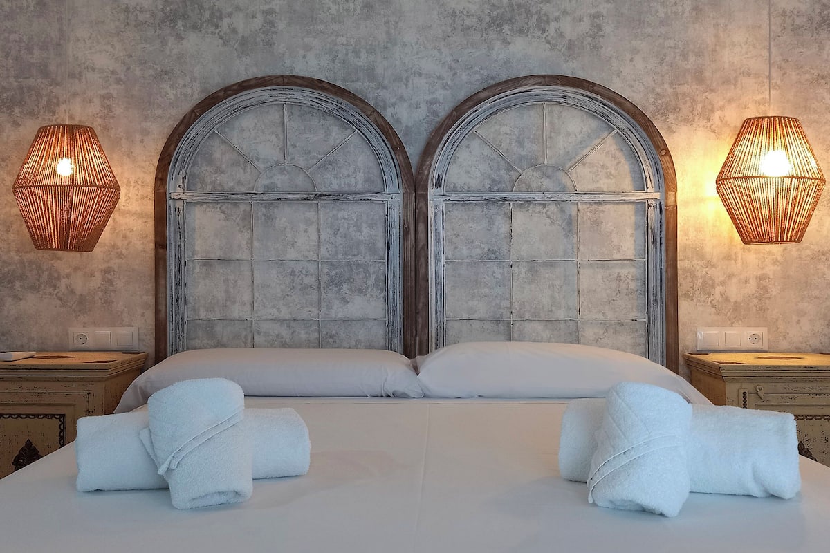 Family Apartment, Sea View | Soundproofing, iron/ironing board, free WiFi