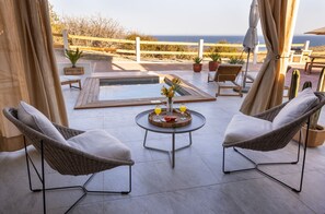 Terrace/patio - The Spacious Serenity Loft @ Seaside Villa w/Infinity Pool, Jacuzzi & Beach (Vinoramas Diamante)