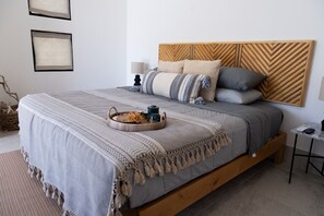 1 bedroom, in-room safe, desk, iron/ironing board - The Driftwood Loft @ New Seaside Villa w/Infinity Pool, Heated Spa, Beach & Surf (Vinoramas Diamante)