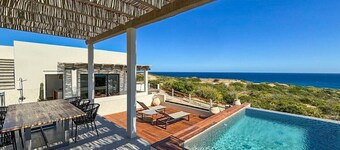 Intimate Ocean Retreat · Walk to Beach · Pool & Spa