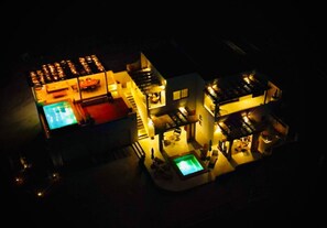 Exterior - Surfers Hideaway · Walk to Beach · Private Garden · Pool & Jacuzzi (Vinoramas Diamante)