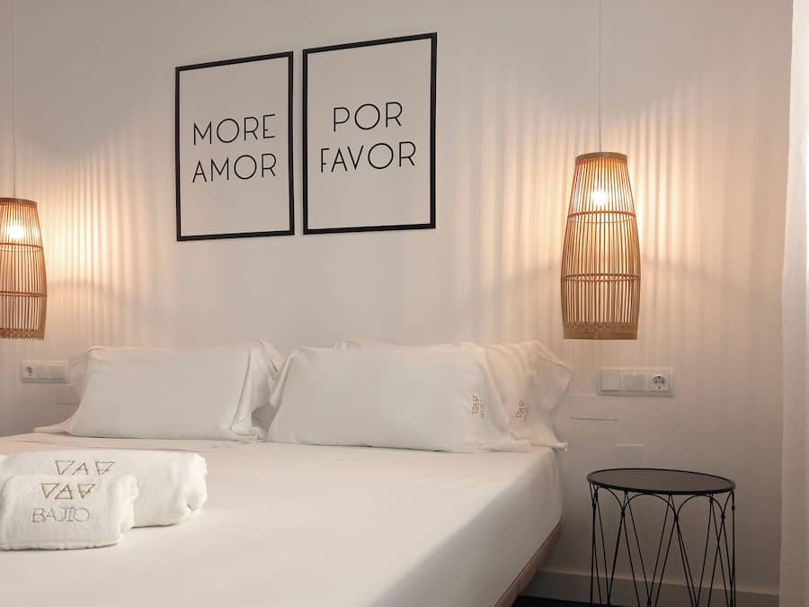 Desk, laptop workspace, free WiFi