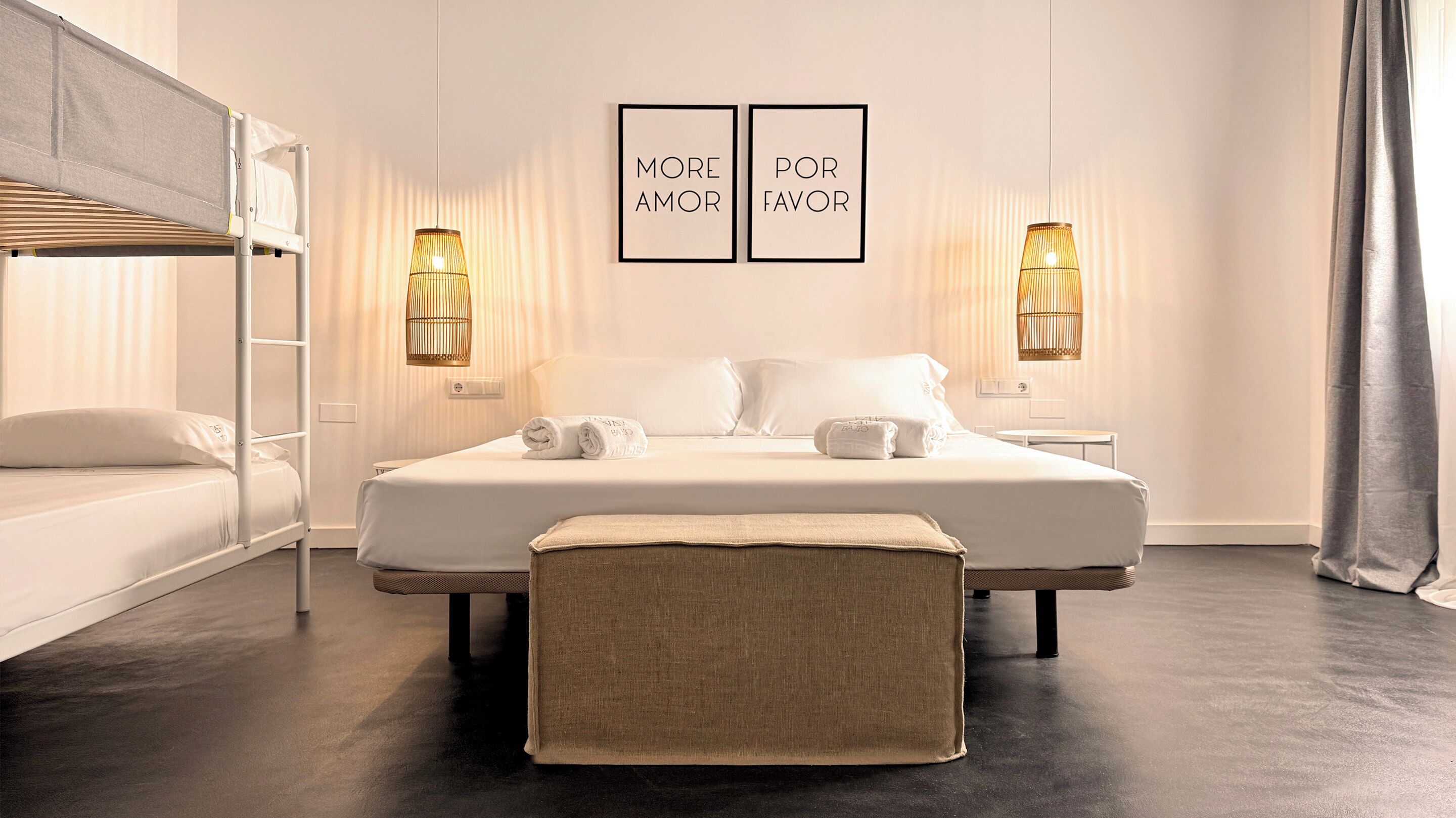 Bàn, khu vực làm việc phù hợp cho laptop 