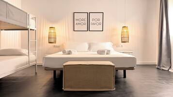 Escrivaninha, espaço de trabalho para notebook, Wi-Fi de cortesia