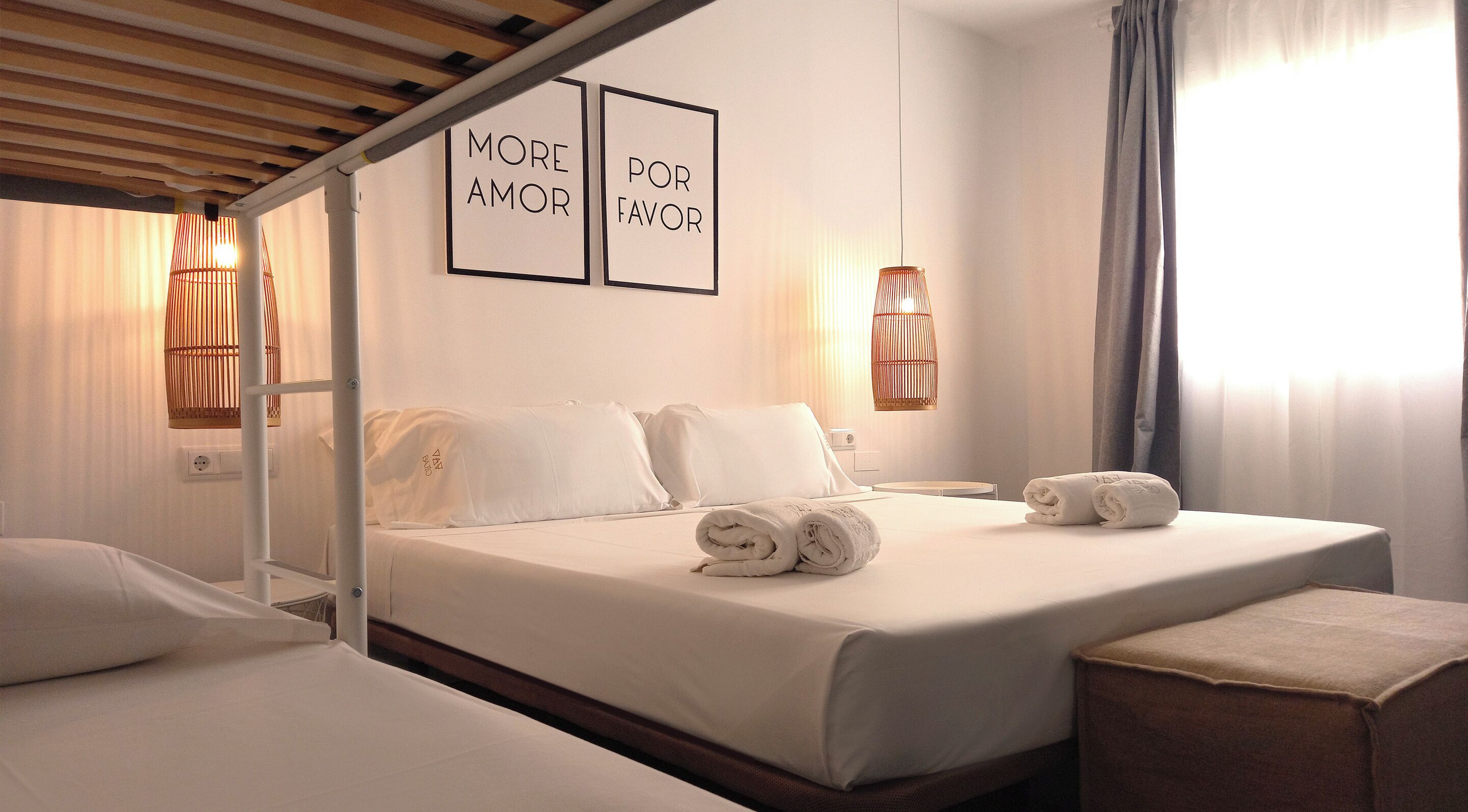 Desk, laptop workspace, free WiFi