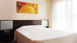 Bügeleisen/Bügelbrett, Reisekinderbett, kostenloses WLAN, Bettwäsche