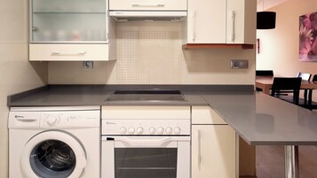 公寓, 2 间卧室, 阳台 | 私人厨房 | 冰箱、微波炉、炉灶、洗碗机