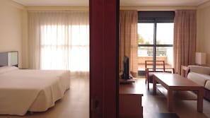 32 inci sebuah televisyen pintar dengan digital 