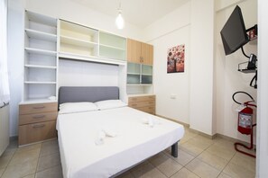 1 bedroom, iron/ironing board, Internet, bed sheets