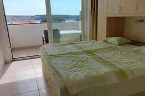 1 bedroom, free WiFi - Rab Diving Mirko - Deluxe Double Room with Balcony and Sea View (3) (Rab)