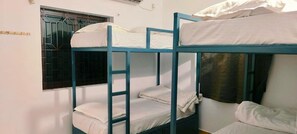 노트북 작업 공간, 침대 시트