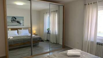 Iron/ironing board, free WiFi