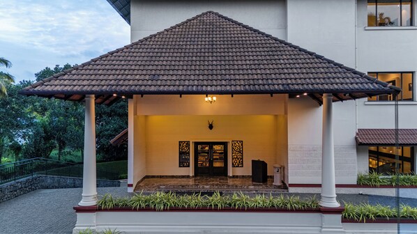 واجهة المنشأة