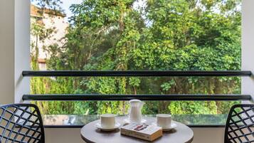 Quarto casal, vista para o lago | Sacada