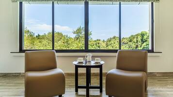 Individualmente mobiliados, escrivaninha