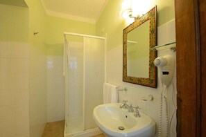 Apartment | Bathroom