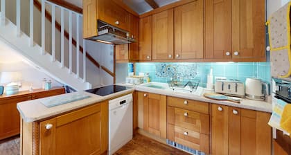 Saffron Cottage, the perfect blend of seaside charm and modern comfort