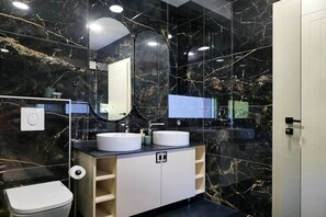 Douche, sèche-cheveux