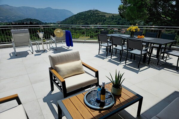 Outdoor dining - Villa Golden Grain - Four Bedroom Villa (Cibaca)