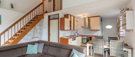 Een smart-tv en een open haard