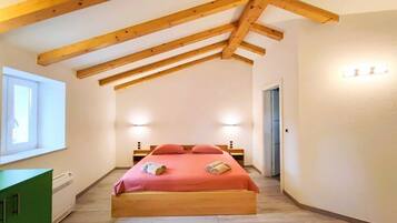 3 bedrooms, travel crib, free WiFi