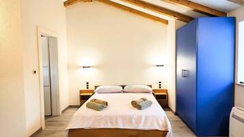 3 bedrooms, travel crib, free WiFi