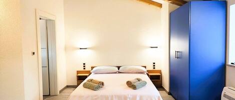 3 bedrooms, travel crib, free WiFi