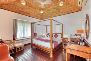 Premium Villa | Premium bedding, desk, laptop workspace, free cots/infant beds - Alaya Stays Paloma Backwater Resorts (Kuttanad Taluk)