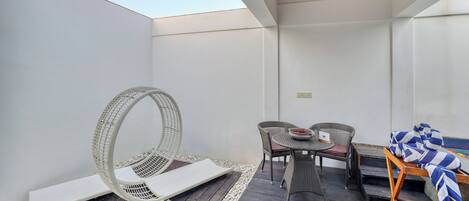 Superior Room, Lake View | Desk, laptop workspace, free WiFi