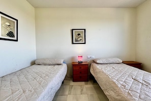 3 bedrooms, iron/ironing board, free WiFi