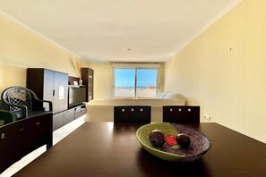 3 bedrooms, iron/ironing board, free WiFi