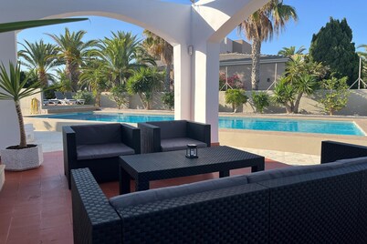 Pleasant Studio House in front of the beach