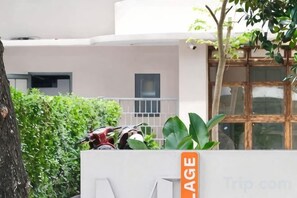 Unclassified image, 2 of 7, button - Express by M Village Tu Xuong, a brand of Modern Village Lifestyle (Ho Chi Minh City)