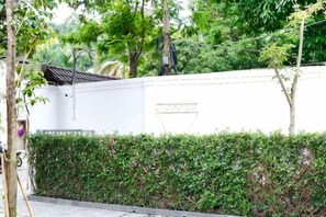 Imej tidak diklasifikasikan, 5 daripada 7, butang