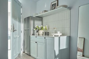 Room - Express by M Village Tu Xuong, a brand of Modern Village Lifestyle (Ho Chi Minh City)