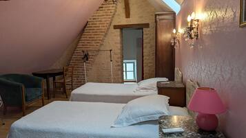 3 bedrooms, free WiFi, bed sheets